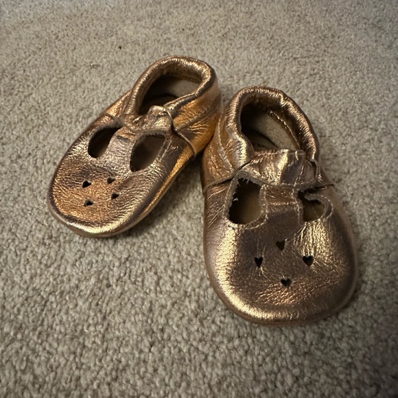 Bird Rock Baby Rose Gold Hard Sole Mary Jane 6.5 - Picture 2 of 5